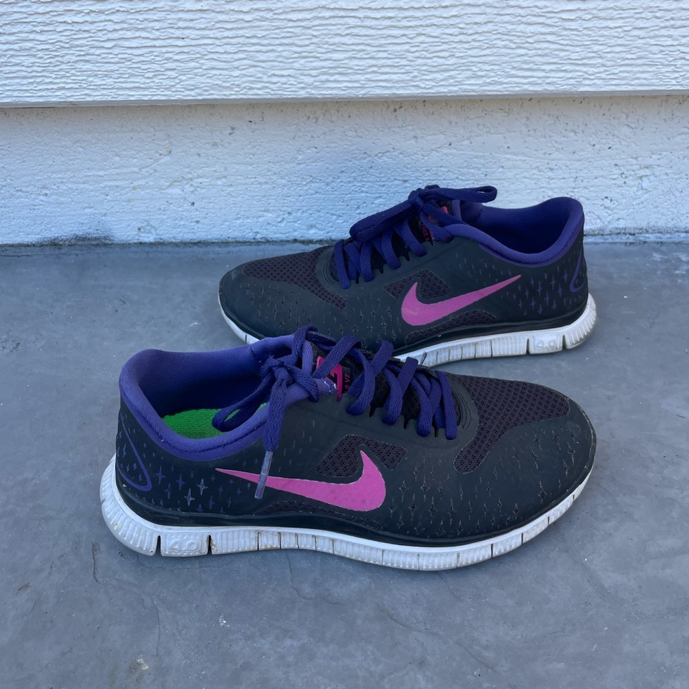 Nike free runs